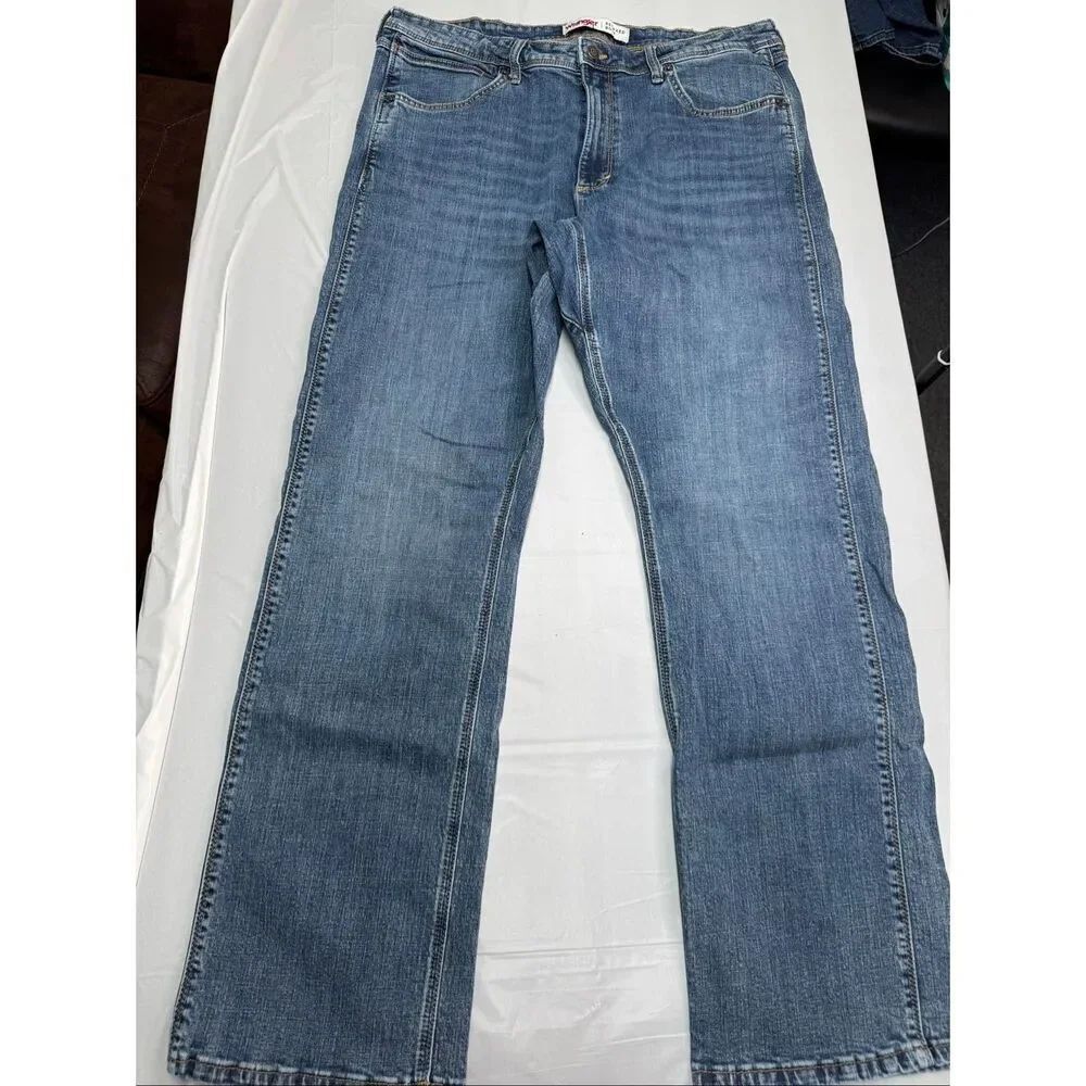 Wrangler Mens Relaxed Boot Cut Jeans Size 36x32